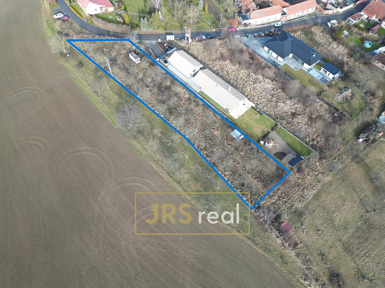 Prodej stavebního pozemku 2 239 m² – fotografie 2