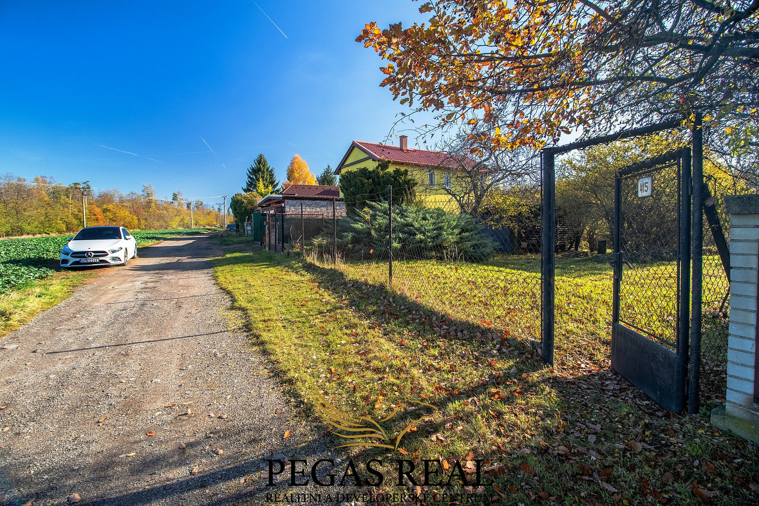 Prodej stavebního pozemku 1 841 m² – pohled 4