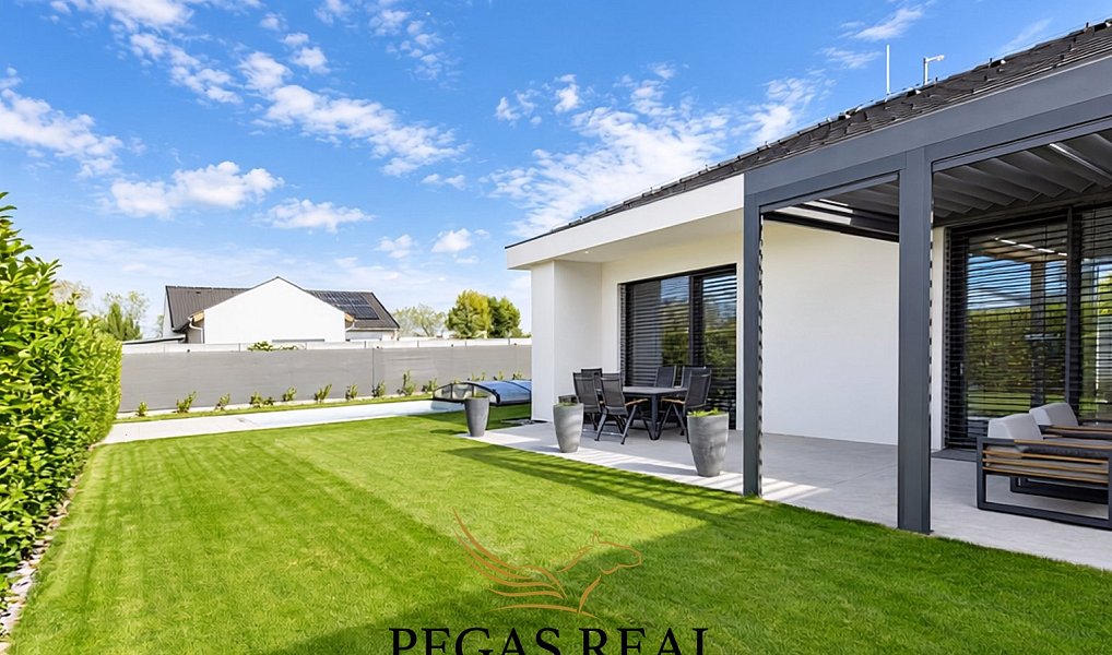 Prodej domu 220 m² s pozemkem 843 m², Pohořelice – náhled fotky 4