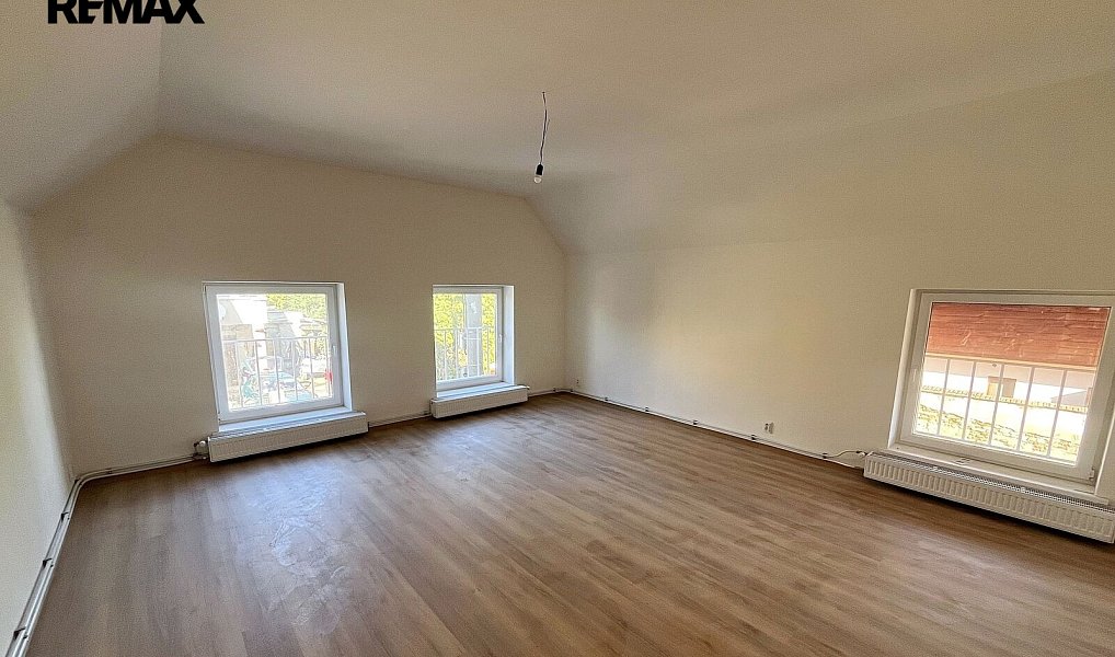 Prodej domu 235 m² s pozemkem 380 m², Hořín – náhled fotky 8