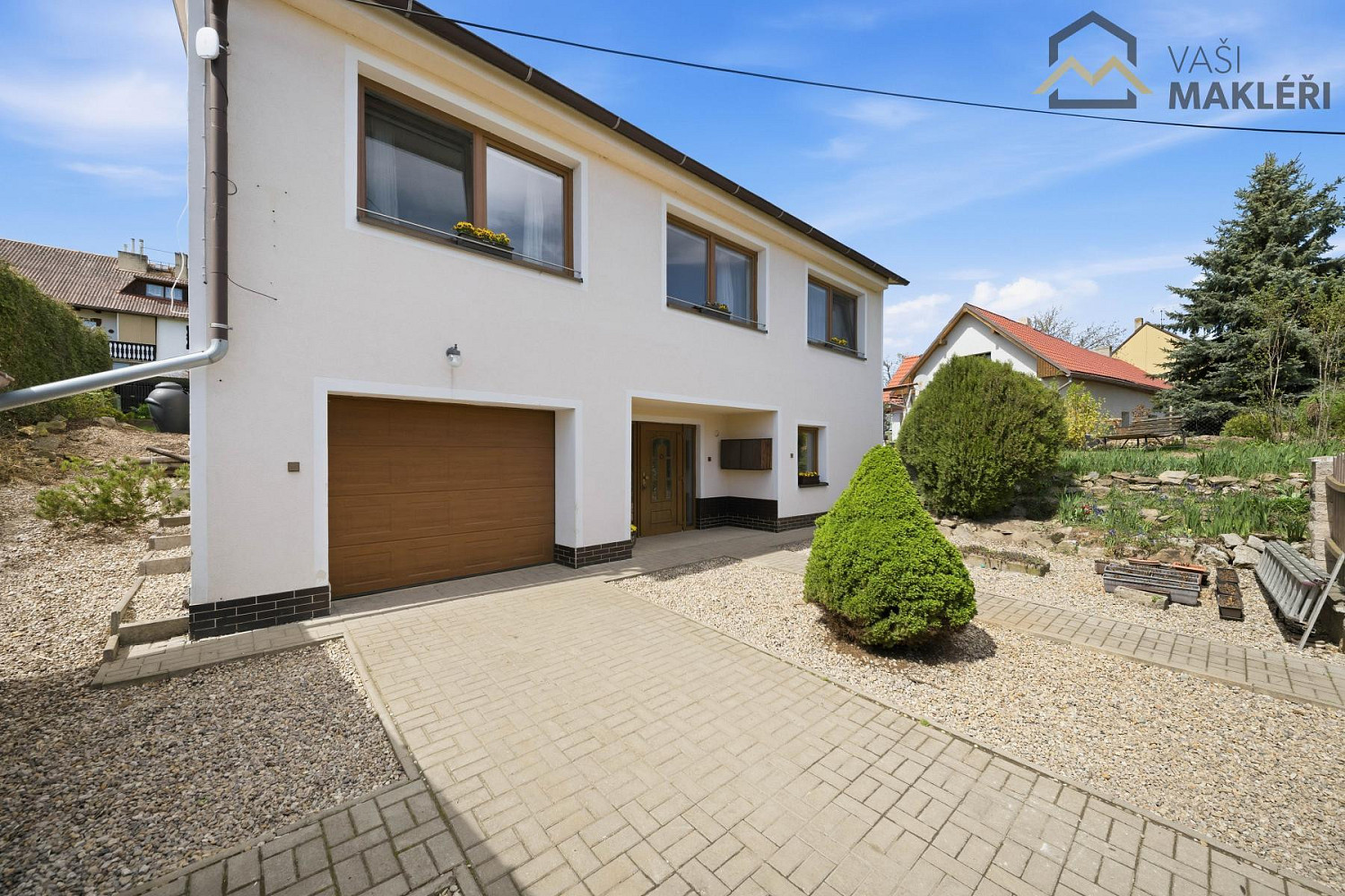 Prodej domu 240 m² s pozemkem 784 m² – pohled 2