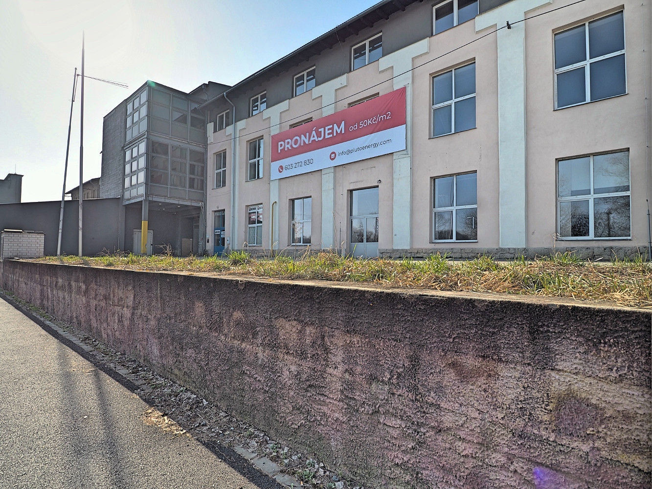 Pronájem obchodních prostor 250 m²