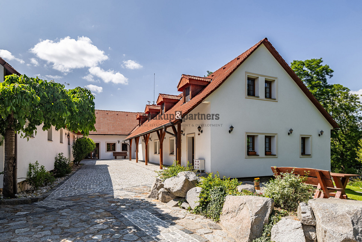 Prodej domu 1 079 m² s pozemkem 18 056 m² – fotografie 4