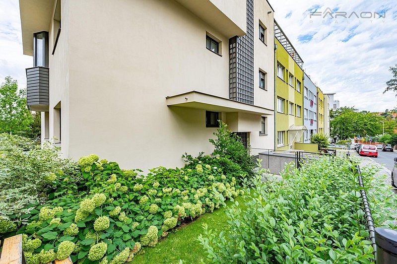 Pronájem bytu 2+kk 72 m² – fotografie 3
