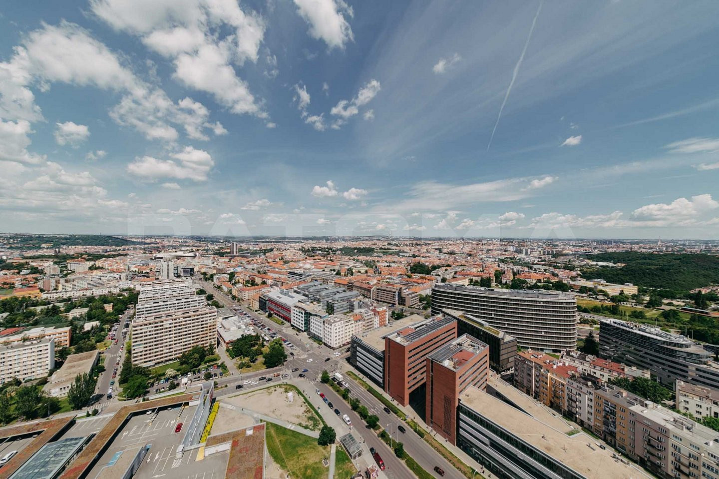Pronájem kanceláře 950 m² – fotografie 3