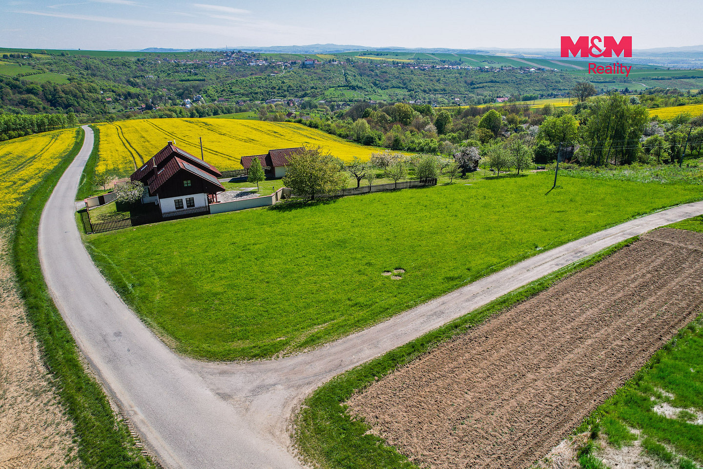 Prodej stavebního pozemku 1 300 m² – fotografie 2