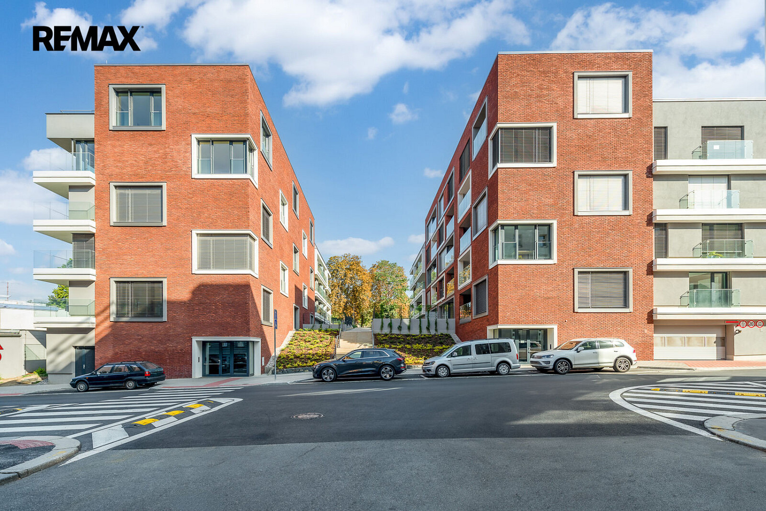 Pronájem bytu 1+kk 33 m² – fotografie 3