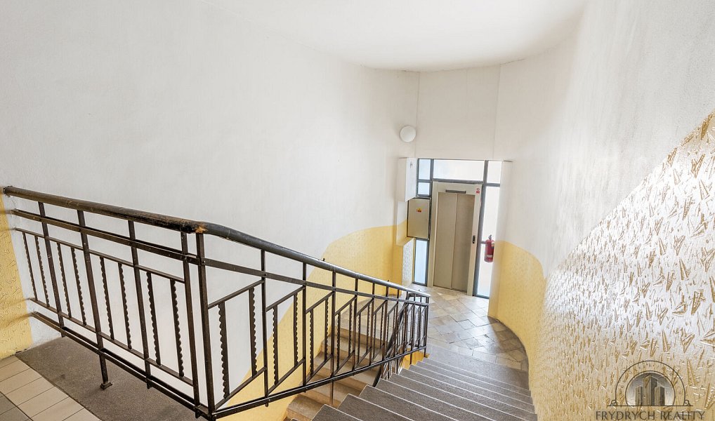 Pronájem bytu 5+1 160 m², Praha – náhled fotky 45