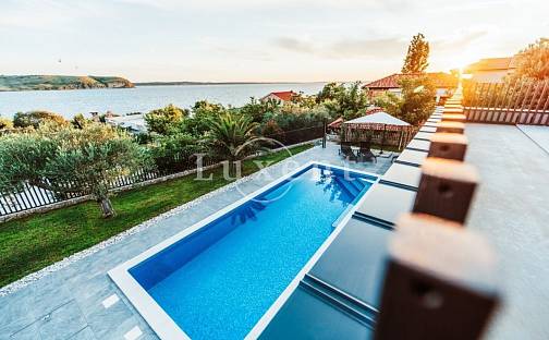 Prodej domu 210 m² s pozemkem 942 m², Zadar, Chorvatsko