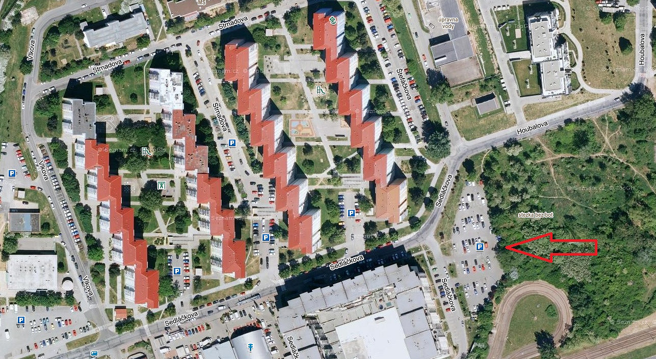 Parkovací stání brno líšeň, ulice sedláčkova