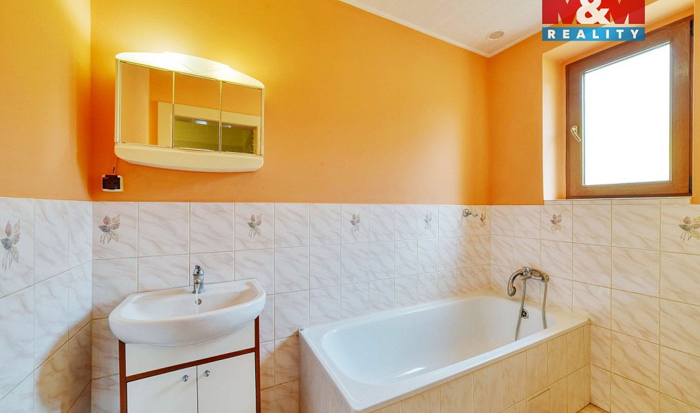 Prodej domu 248 m² s pozemkem 1 621 m², Cheb – náhled fotky 11