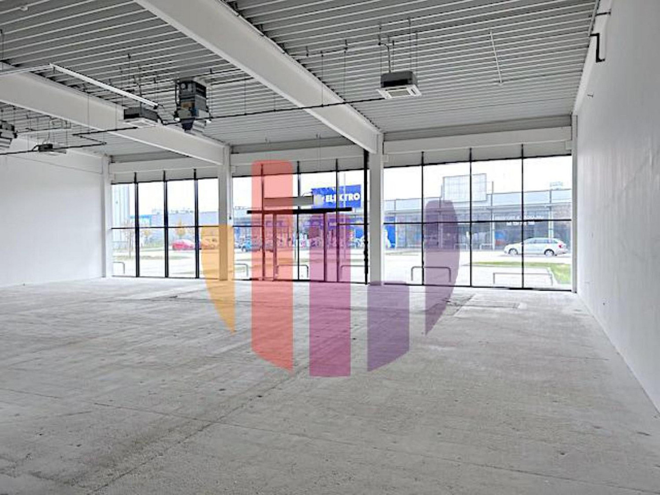 Pronájem obchodních prostor 477 m² — photo 2