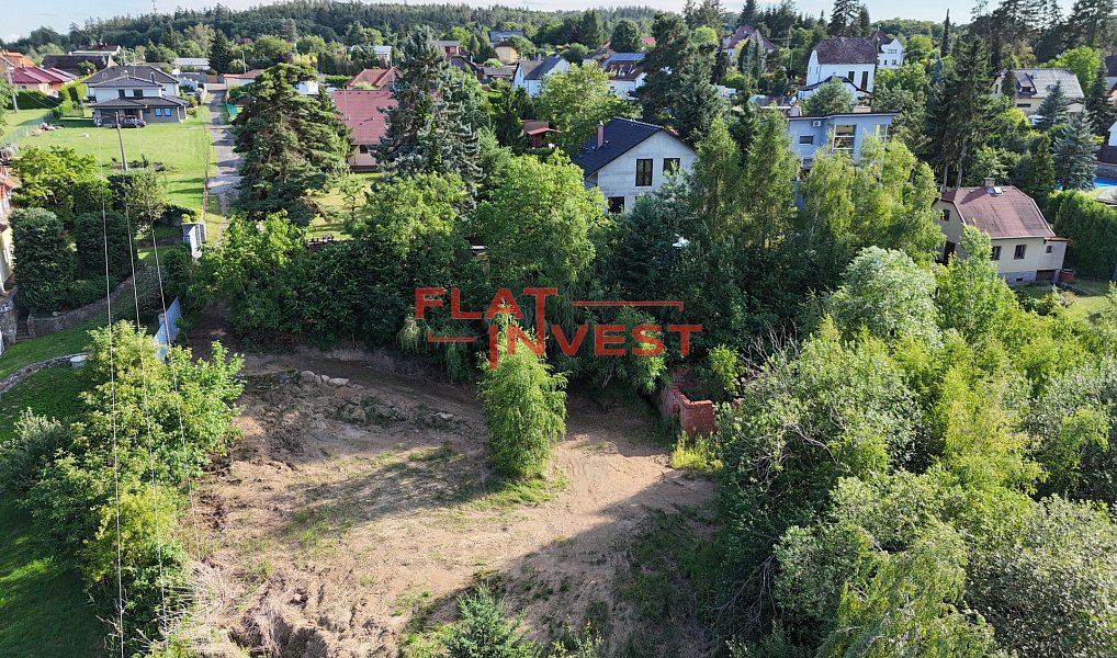 Prodej stavebního pozemku 1 678 m², Kamenice – náhled fotky 3