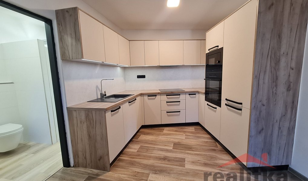 Prodej domu 334 m² s pozemkem 533 m², Opava – náhled fotky 24