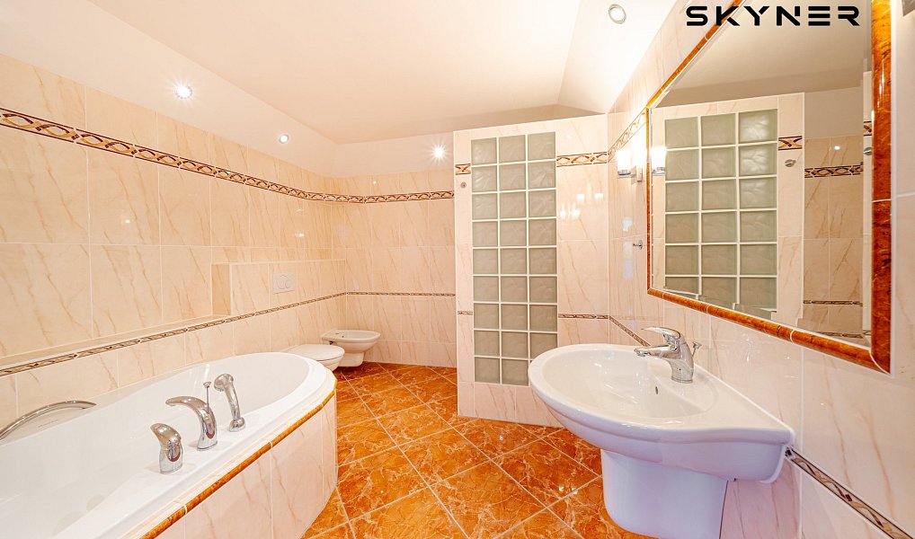 Prodej domu 584 m² s pozemkem 1 655 m², Ústí nad Labem – náhled fotky 28