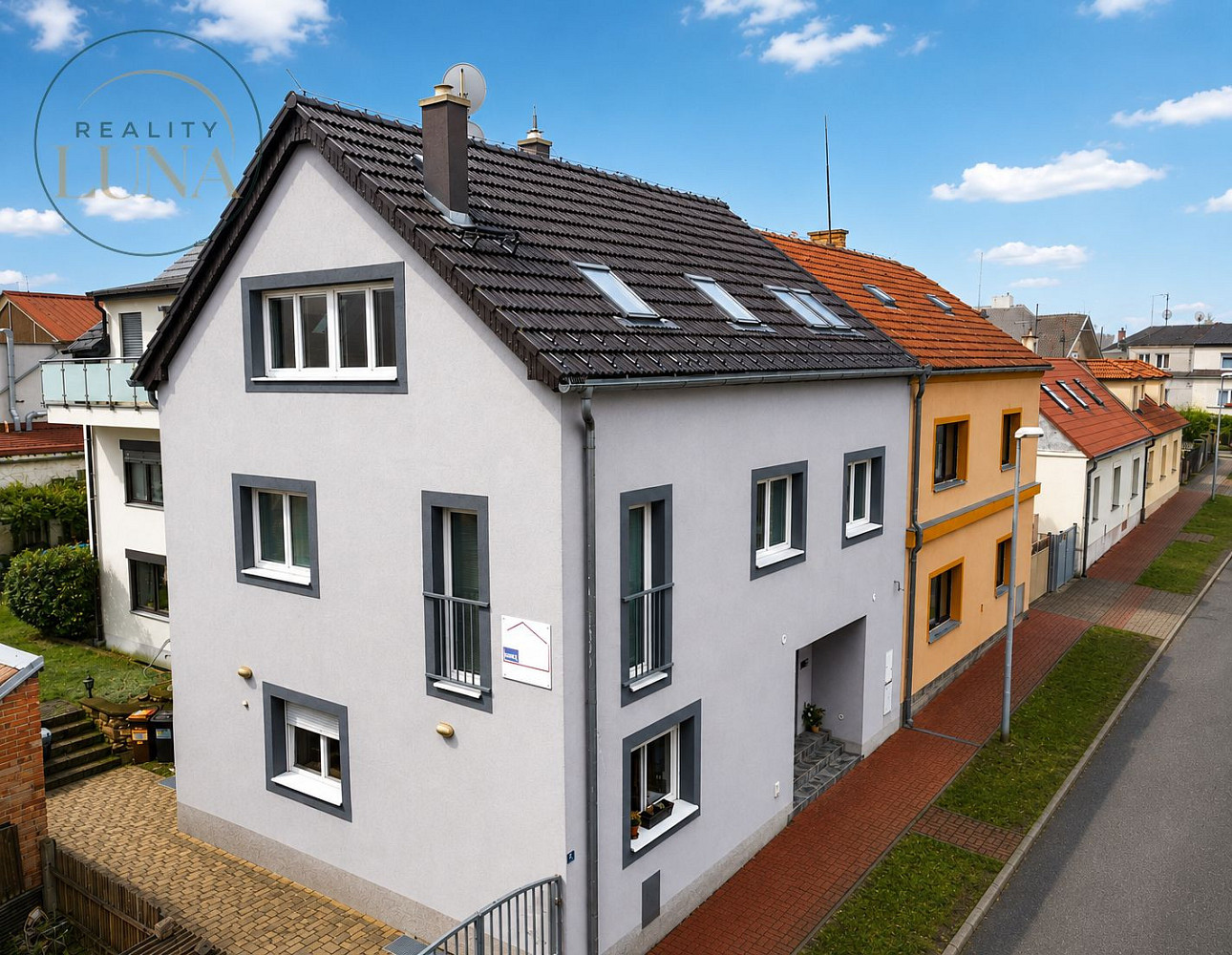 Prodej domu 376 m² s pozemkem 372 m² – fotografie 2