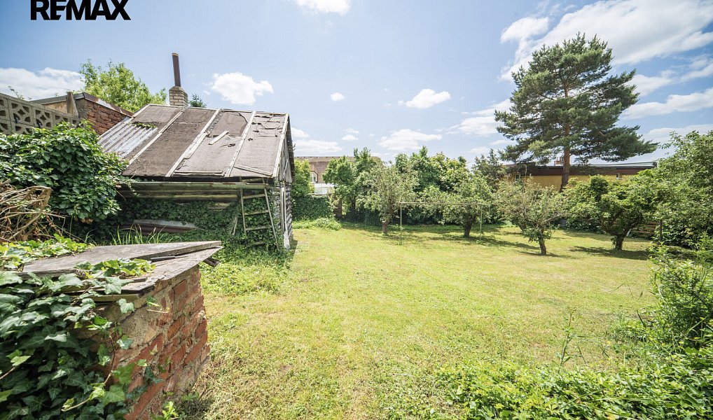 Prodej stavebního pozemku 705 m², Praha – náhled fotky 3