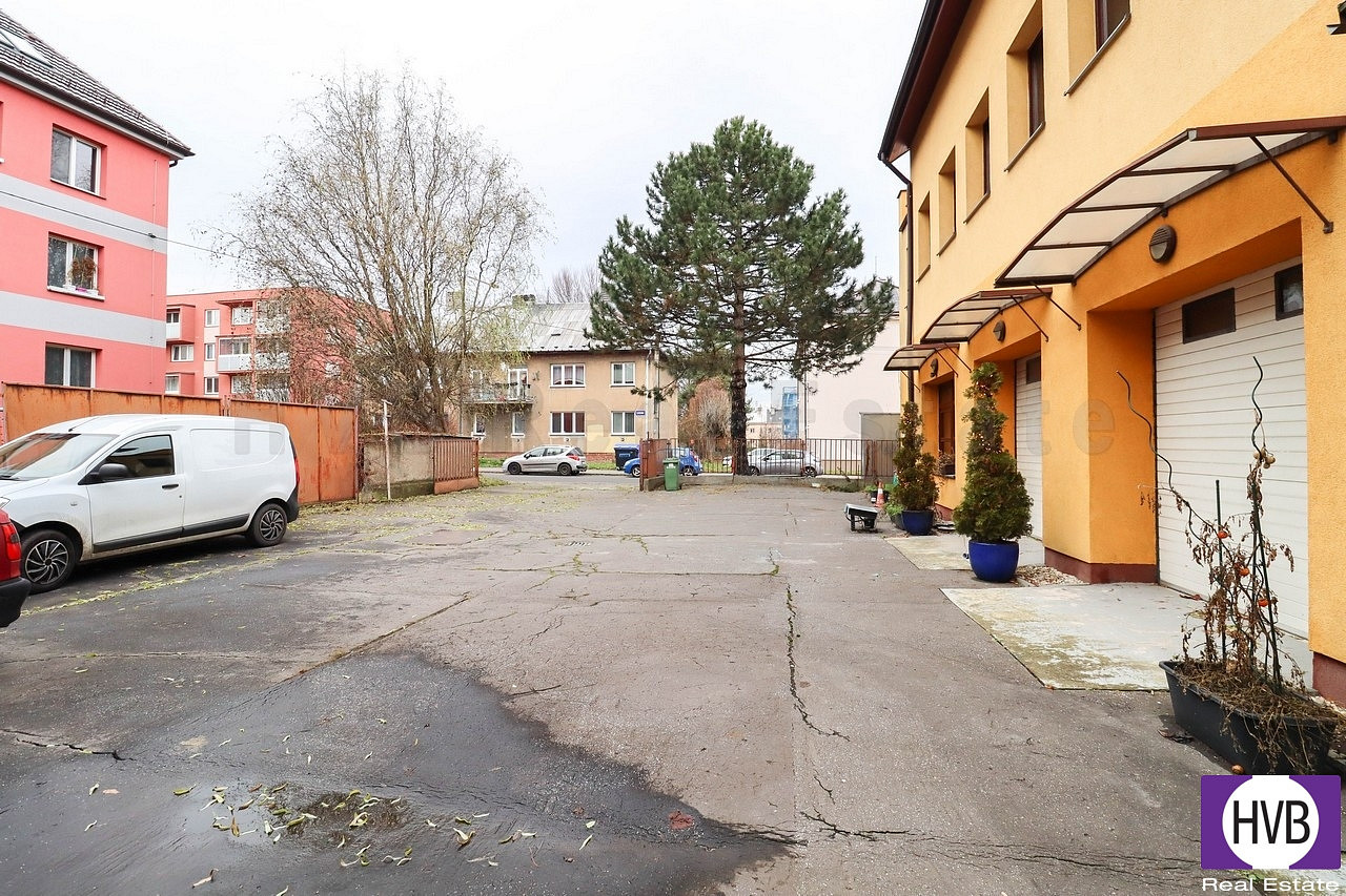 Pronájem komerčního objektu (jiného typu) 110 m² — photo 3