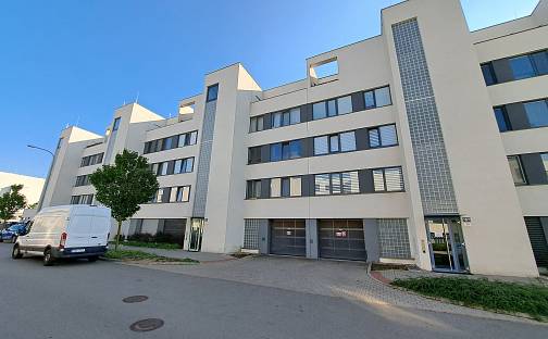 Pronájem bytu 1+kk 24 m², Nad Přehradou, Brno - Bystrc