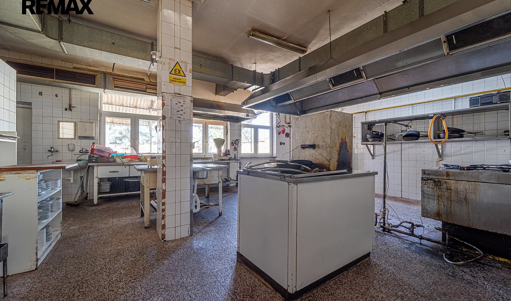 Prodej komerčního objektu (jiného typu) 1 450 m², Lipůvka – náhled fotky 17