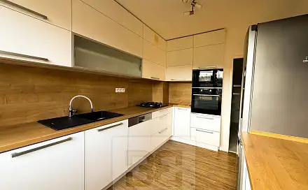 Pronájem bytu 3+1 77 m², Praha 4 - Michle
