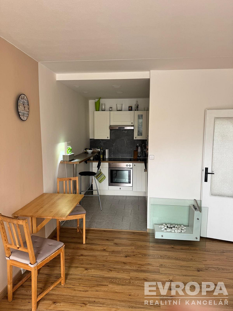 Pronájem bytu 2+kk 43 m² — photo 2