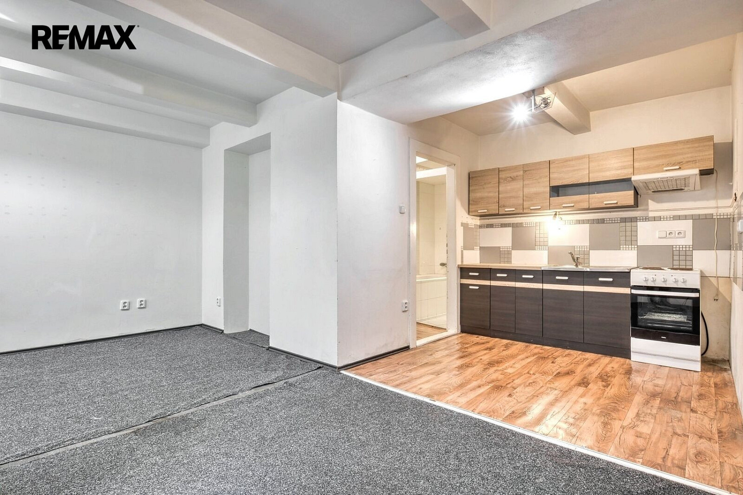 Prodej kanceláře 57 m² – fotografie 2