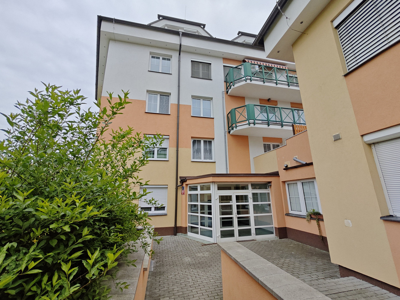 Prodej komerčního objektu (jiného typu) 86 m²