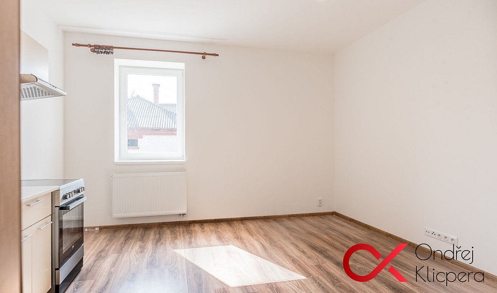 Pronájem bytu 2+kk 44 m², Milovice – náhled fotky 4