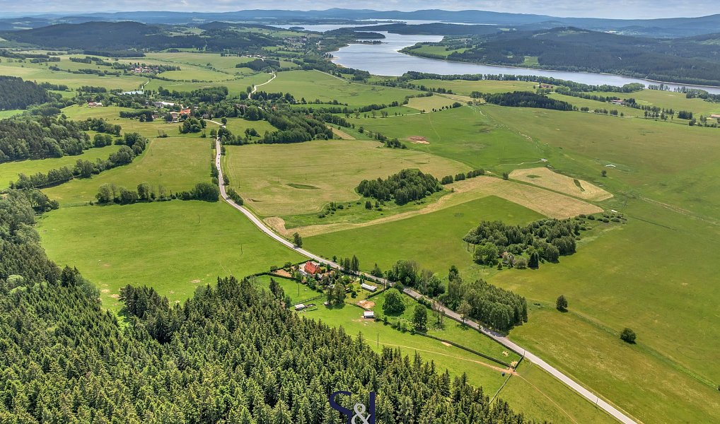 Prodej ubytovacího objektu 200 m², Horní Planá – náhled fotky 3