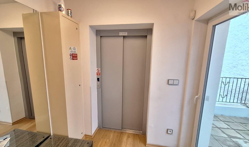 Prodej domu 425 m² s pozemkem 425 m², Teplice – náhled fotky 18