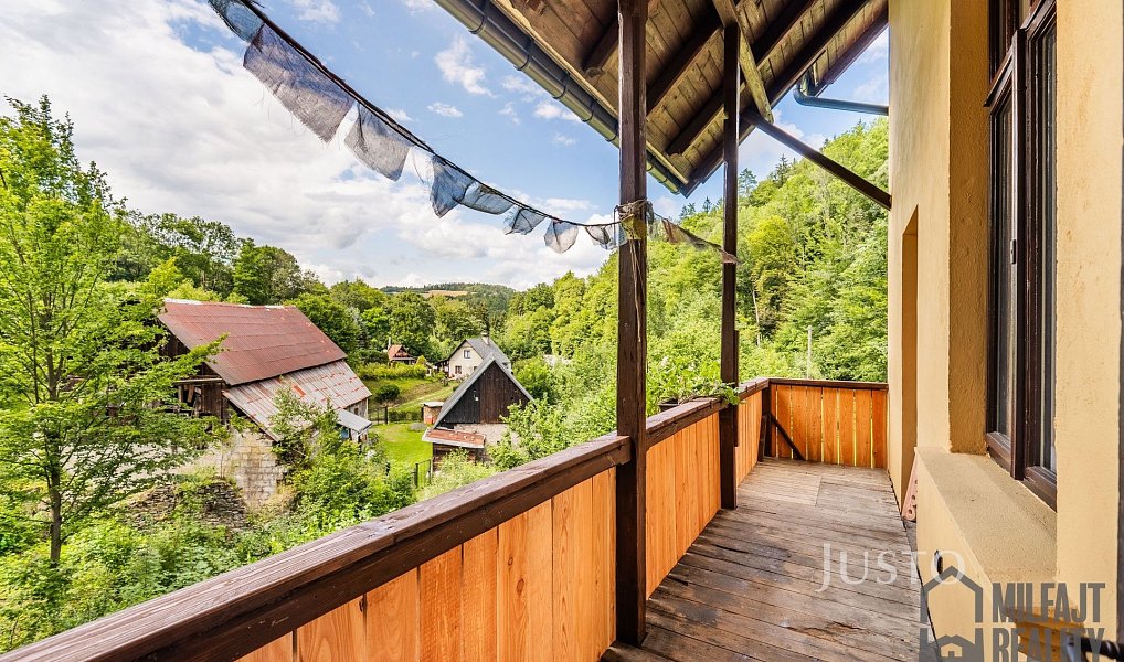 Prodej domu 336 m² s pozemkem 1 978 m², Železný Brod – náhled fotky 16
