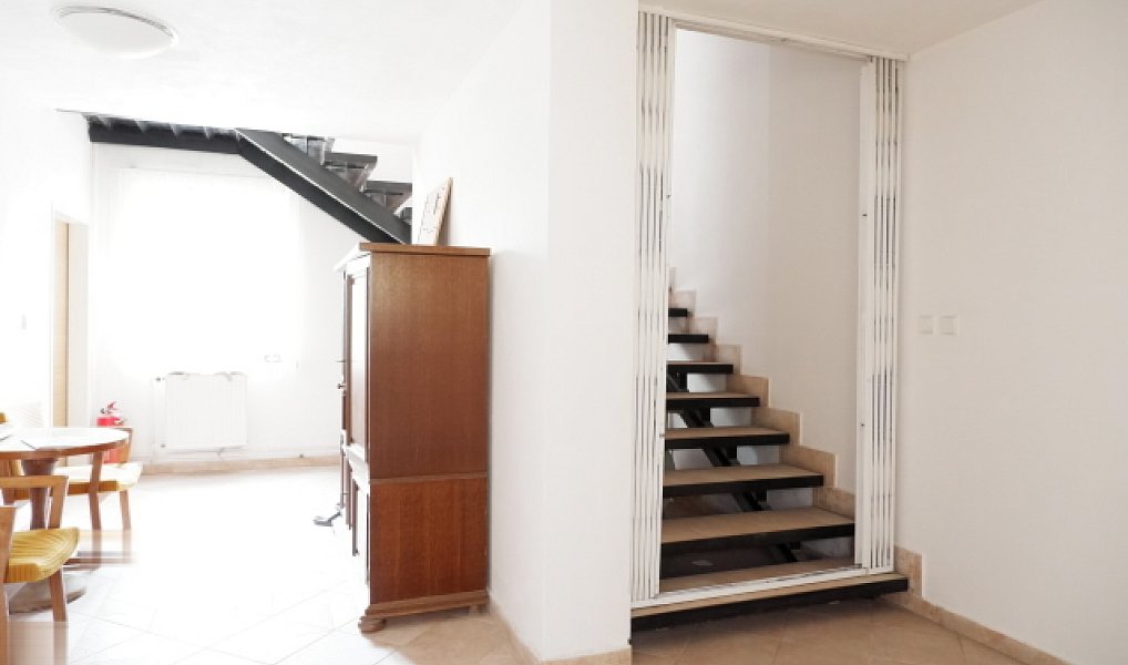 Pronájem kanceláře 74 m², Vestec – náhled fotky 8