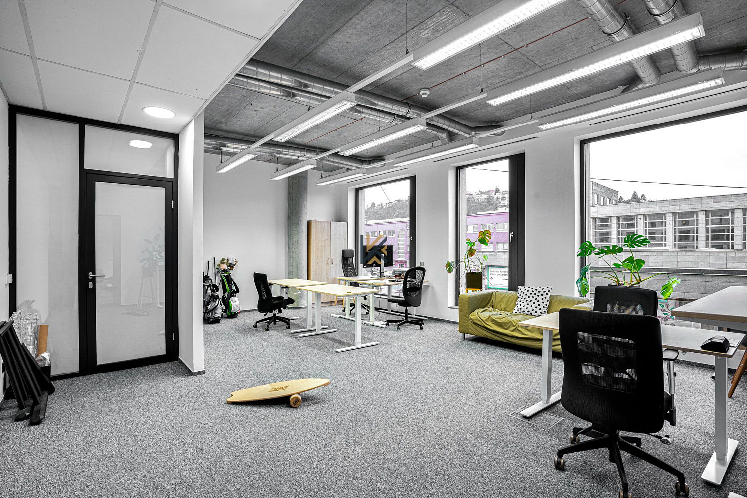 Pronájem kanceláře 539 m² – fotografie 4