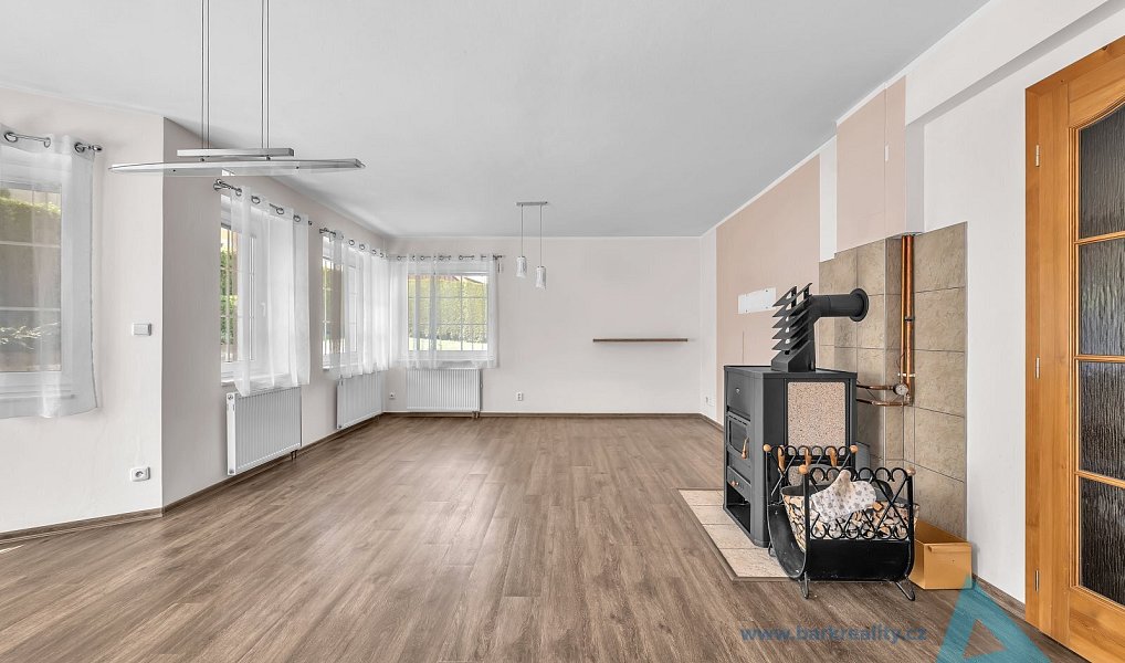 Prodej domu 180 m² s pozemkem 628 m², Nová Paka – náhled fotky 5