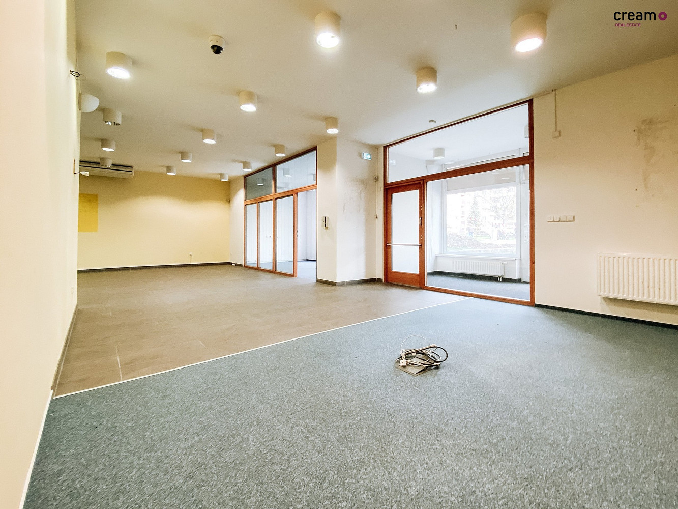 Pronájem obchodních prostor 155 m² – fotografie 2