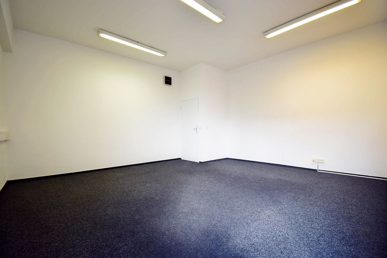 Pronájem kanceláře 58 m² — photo 4