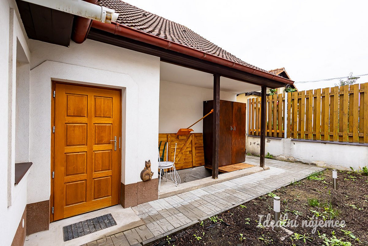 Pronájem domu 140 m² s pozemkem 103 m² – fotografie 2