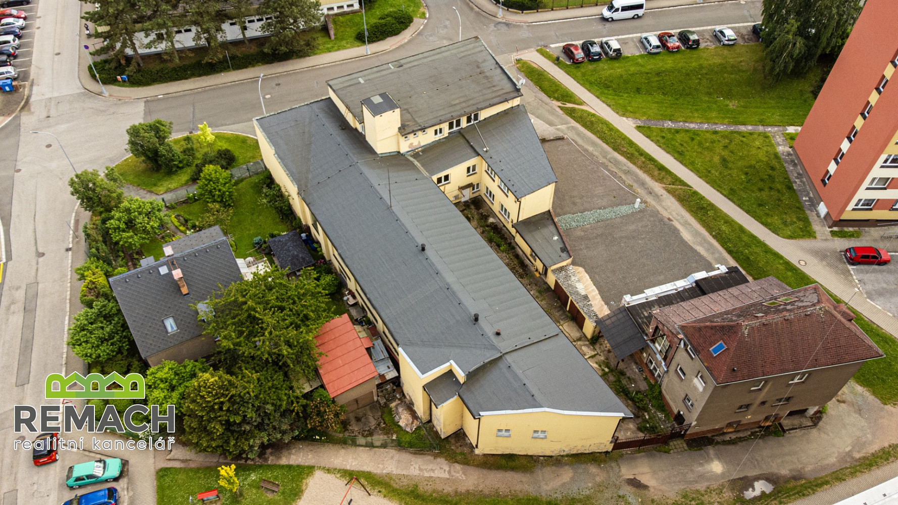 Pronájem obchodních prostor 1 100 m² – fotografie 4