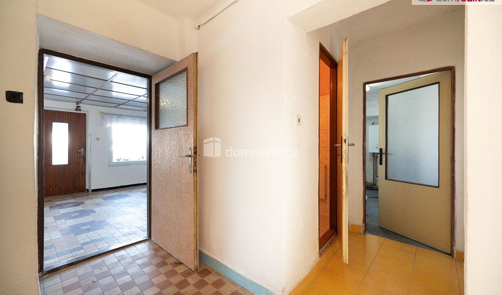 Prodej domu 486 m² s pozemkem 2 814 m², Psárov – náhled fotky 8