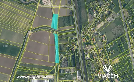 Prodej pole 5 440 m², Mělník