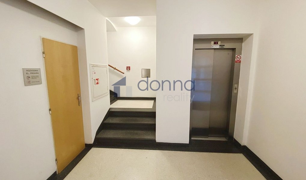 Pronájem bytu 3+1 91 m², Praha – náhled fotky 9