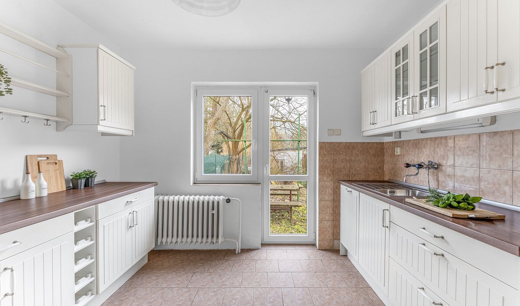 Prodej domu 80 m² s pozemkem 1 203 m², Husinec – náhled fotky 3
