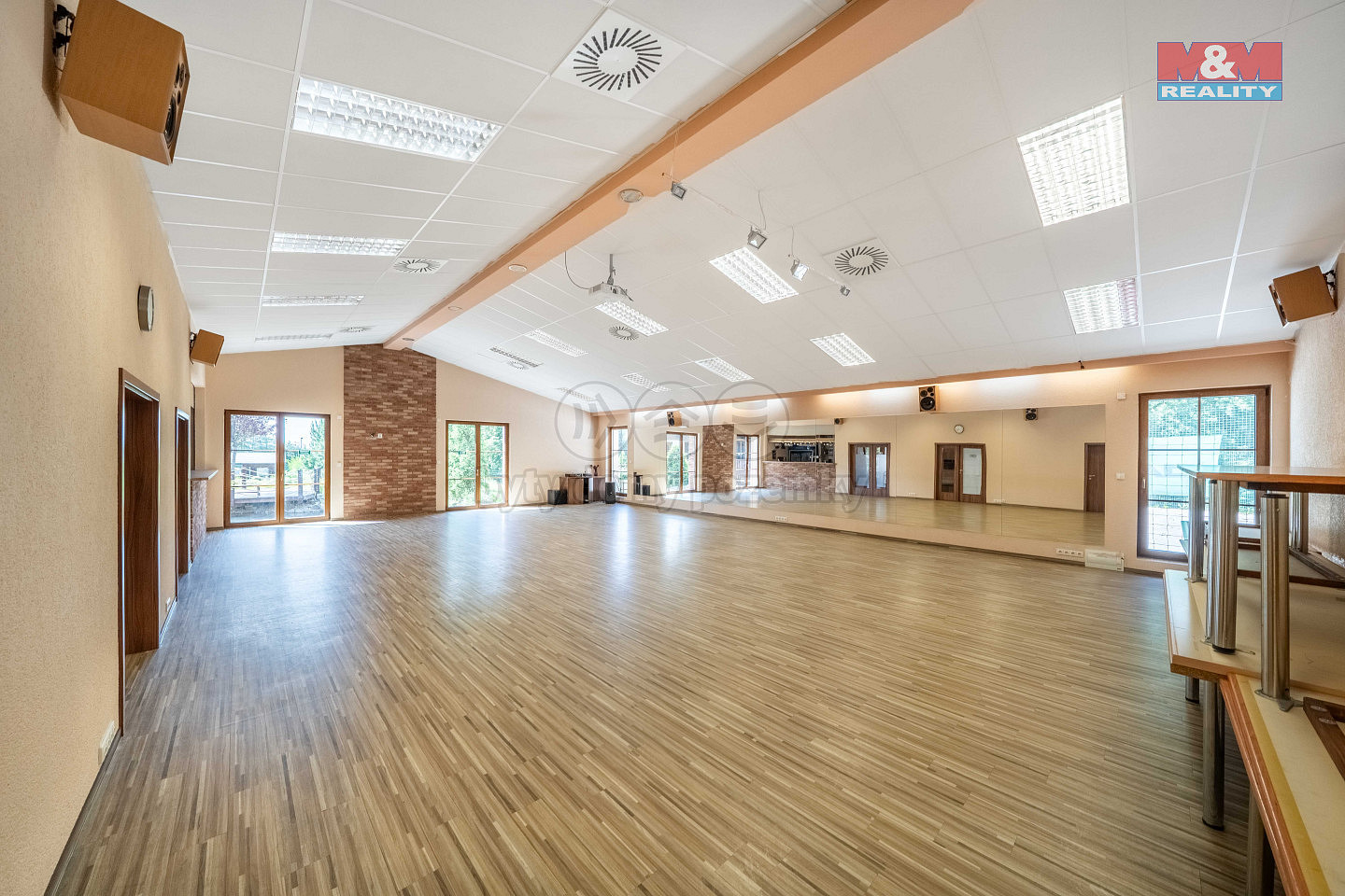 Pronájem komerčního objektu (jiného typu) 645 m² – fotografie 3