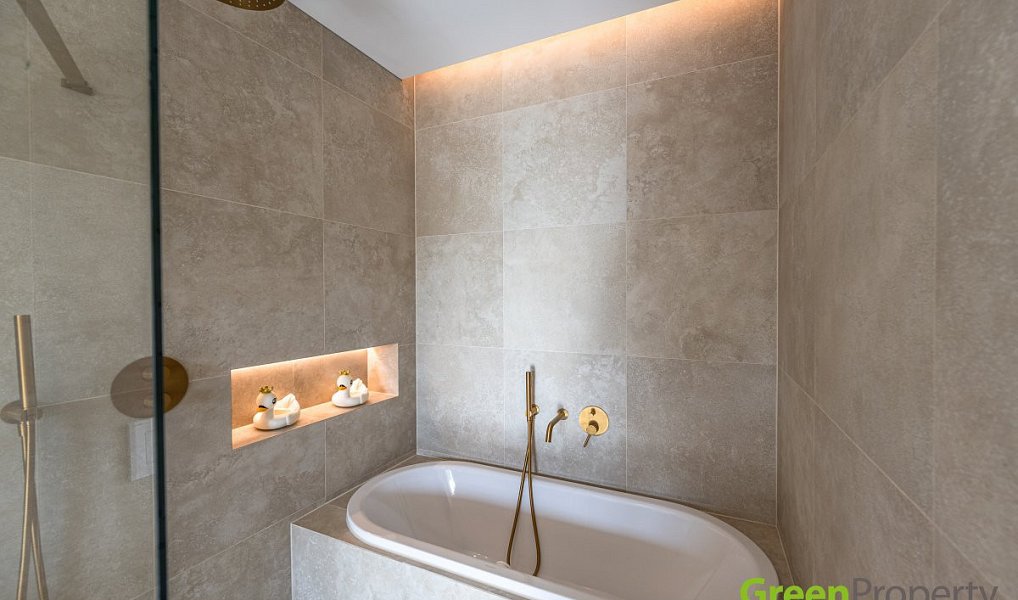 Prodej domu 515 m² s pozemkem 1 200 m², Jesenice – náhled fotky 20