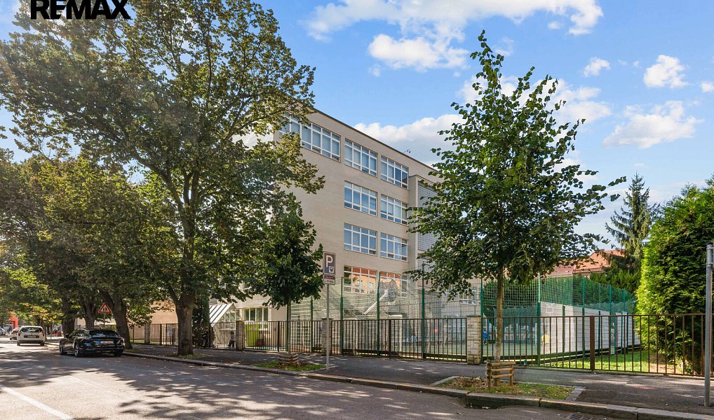 Prodej bytu 3+kk 80 m², Praha – náhled fotky 37