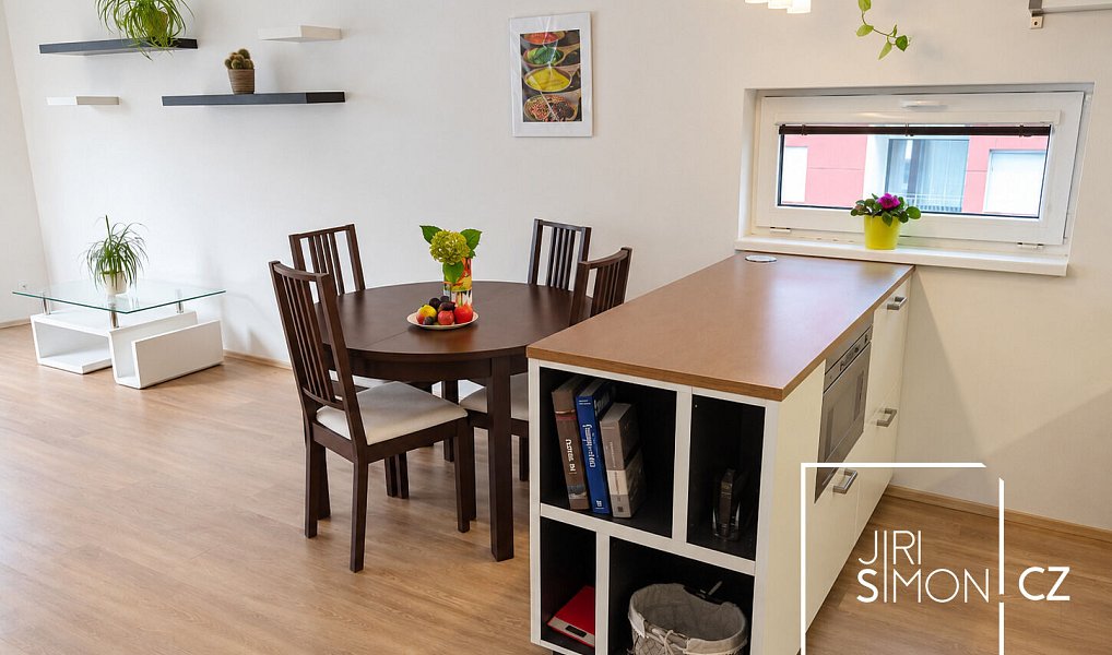 Pronájem bytu 2+kk 56 m², Praha – náhled fotky 8