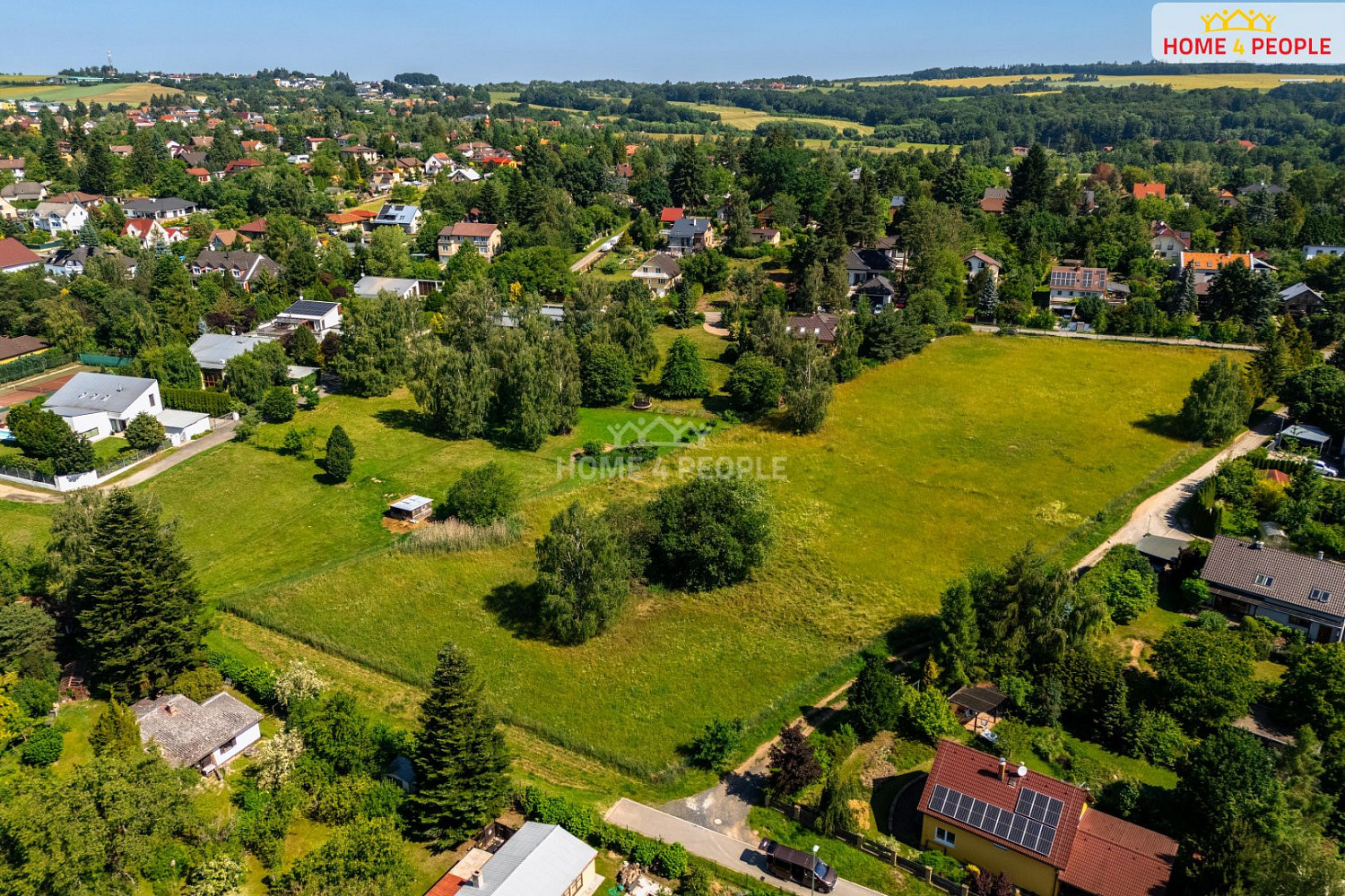 Prodej stavebního pozemku 2 466 m² – fotografie 2