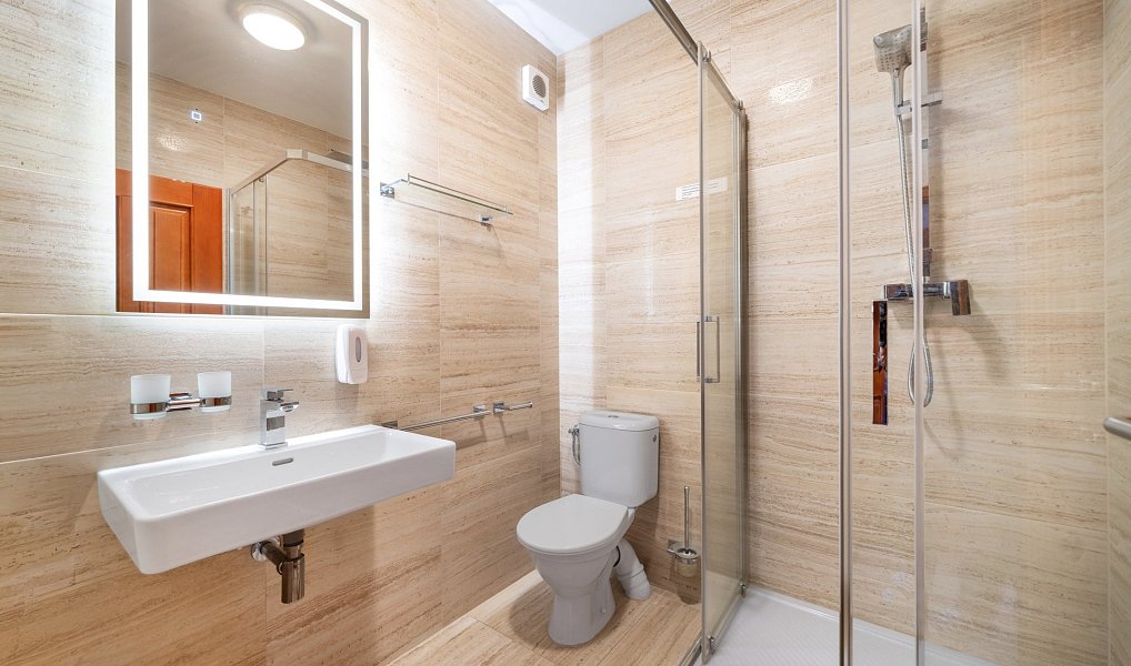 Prodej ubytovacího objektu 566 m², Nová Pec – náhled fotky 23