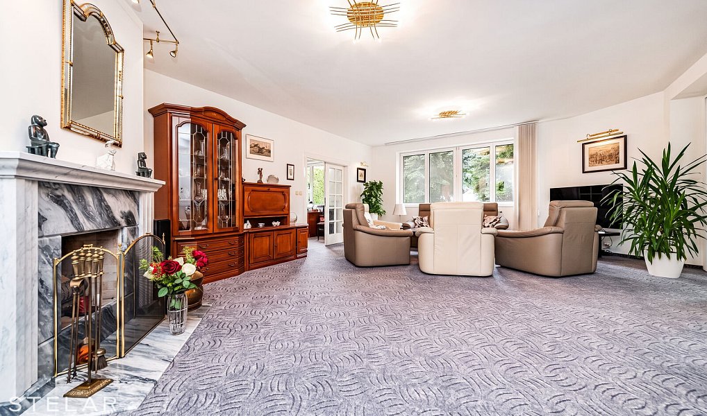 Prodej domu 512 m² s pozemkem 973 m², Jesenice – náhled fotky 10